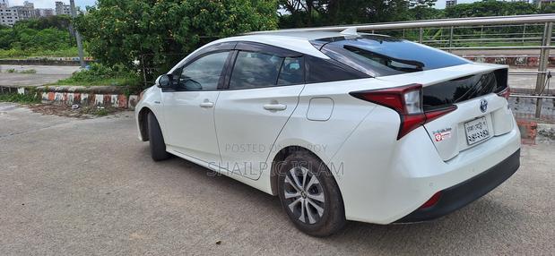Toyota Prius 2019 Pearl