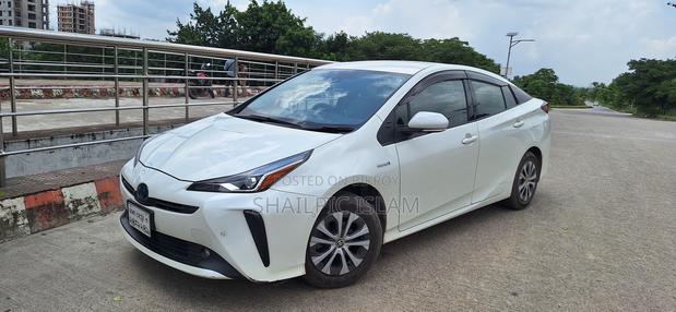 Toyota Prius 2019 Pearl