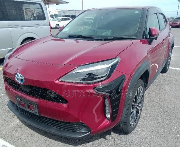 Toyota Yaris Cross 1.5 Hybrid FWD 2021 Red
