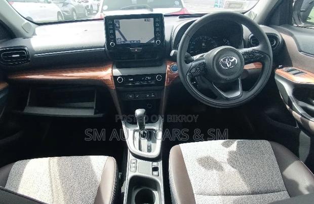 Toyota Yaris Cross 1.5 Hybrid FWD 2021 Red
