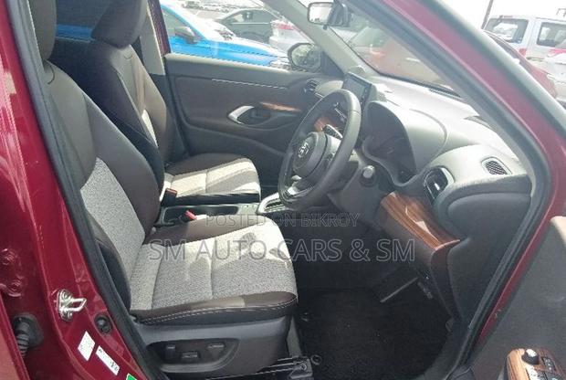Toyota Yaris Cross 1.5 Hybrid FWD 2021 Red