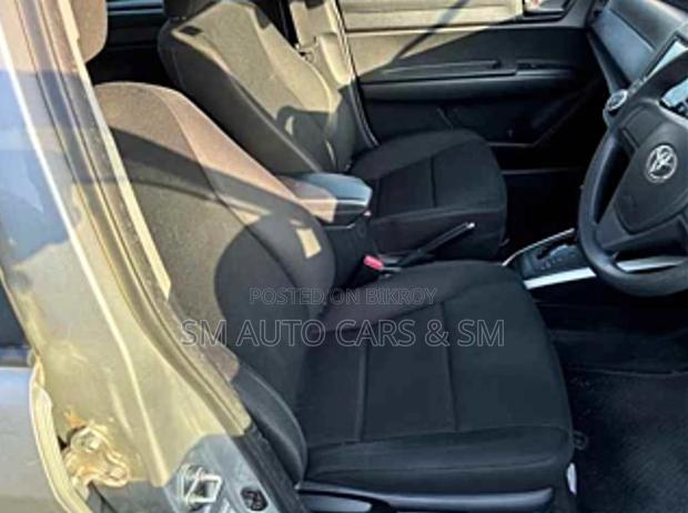 Toyota Corolla Fielder 2021 Silver