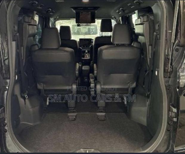 Toyota Voxy 2022 Black