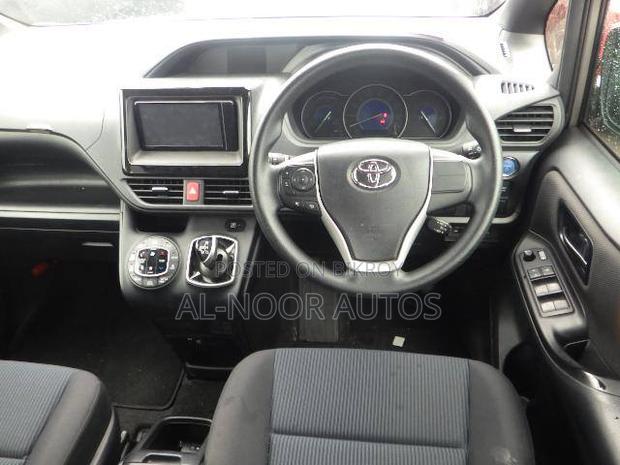 Toyota Noah 1.8 FWD Hybrid (7 Seater) 2021 Brown