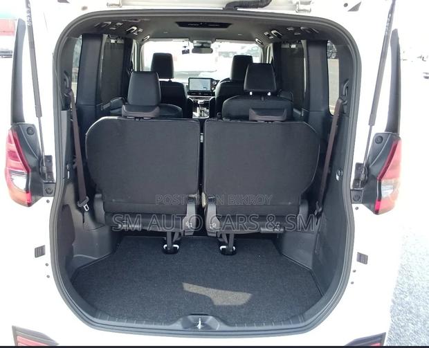 Toyota Voxy 2022 Pearl