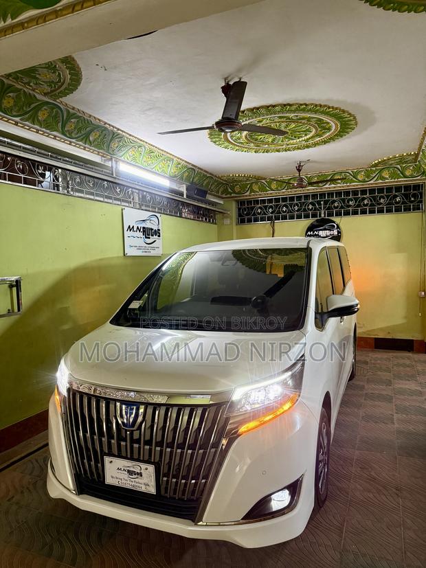 Toyota Esquire 1.8 FWD Hybrid (7 seater) 2021 White