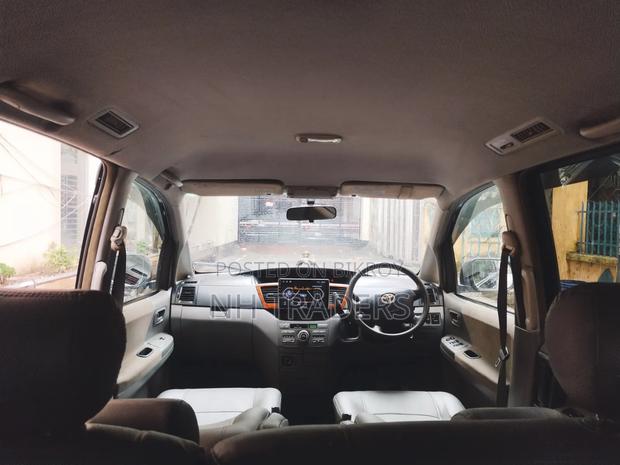 Toyota Noah 2005 Black