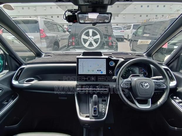 Toyota Noah 2022 Pearl