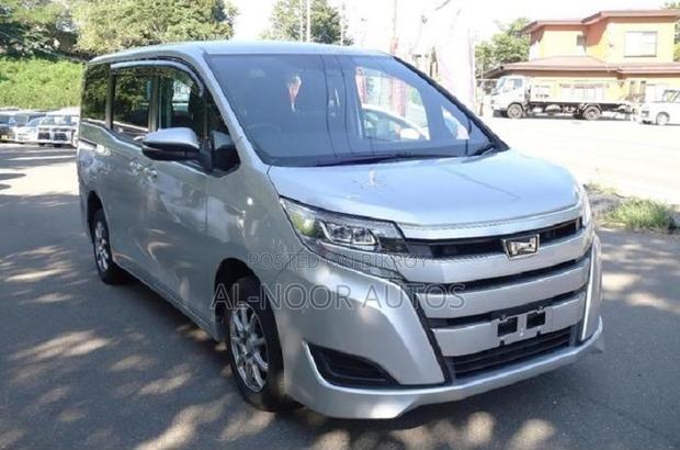 Toyota Noah 2.0 FWD (8 Seater) 2021 Silver