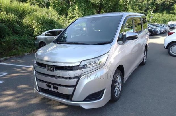 Toyota Noah 2.0 FWD (8 Seater) 2021 Silver