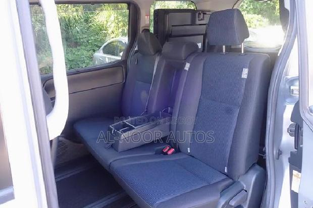 Toyota Noah 2.0 FWD (8 Seater) 2021 Silver