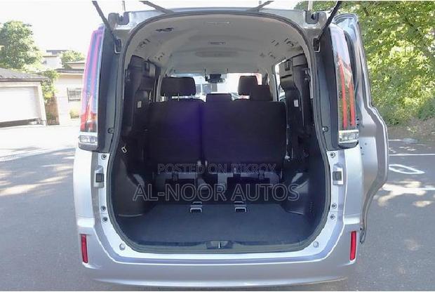Toyota Noah 2.0 FWD (8 Seater) 2021 Silver