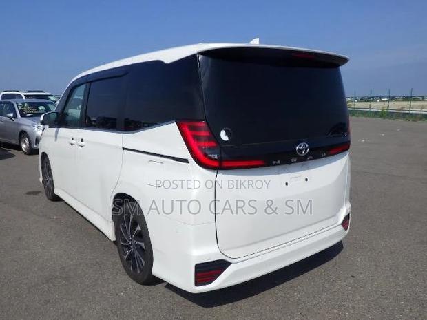 Toyota Noah 2022 Pearl