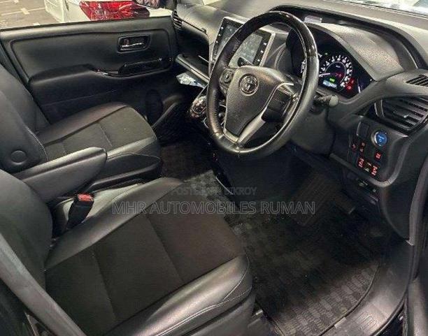 Toyota Noah 1.8 FWD Hybrid (7 Seater) 2021 Black
