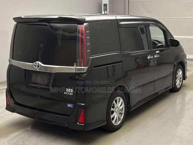 Toyota Noah 1.8 FWD Hybrid (7 Seater) 2021 Black