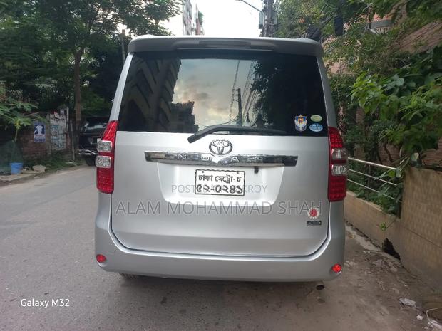 Toyota Noah 2011 Silver