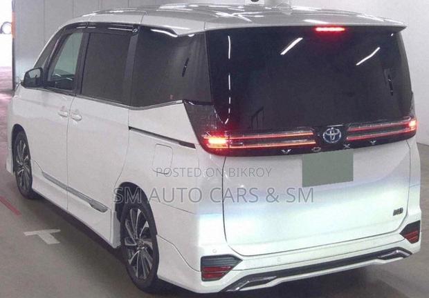Toyota Voxy Hybrid S-Z 2WD 7-Seater 2023 Pearl