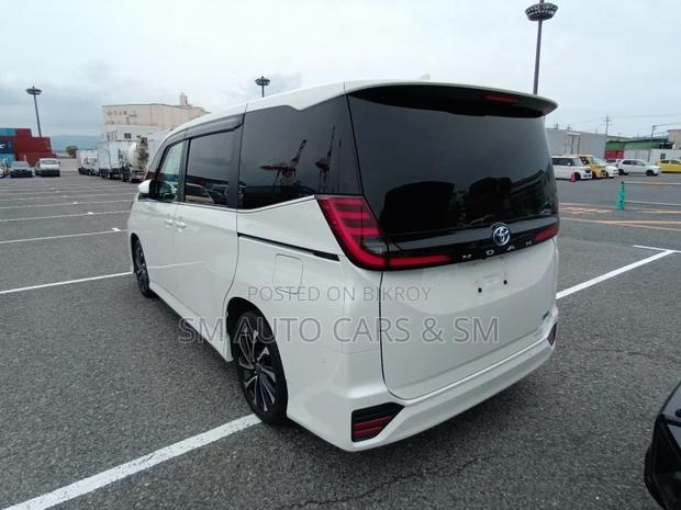 Toyota Noah 2023 Pearl