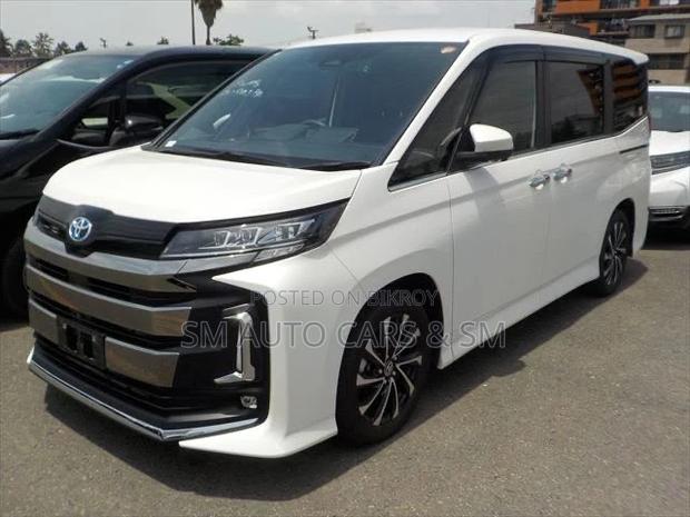 Toyota Noah 2024 Pearl