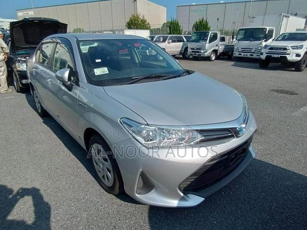 Toyota Axio 2021 Silver