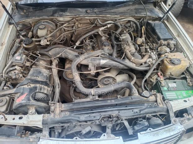 Toyota Crown 1993 Pearl