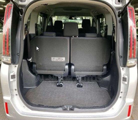 Toyota Noah 2.0 FWD (8 Seater) 2021 Silver