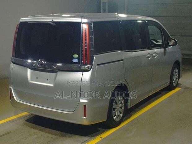 Toyota Noah 2.0 FWD (8 Seater) 2021 Silver