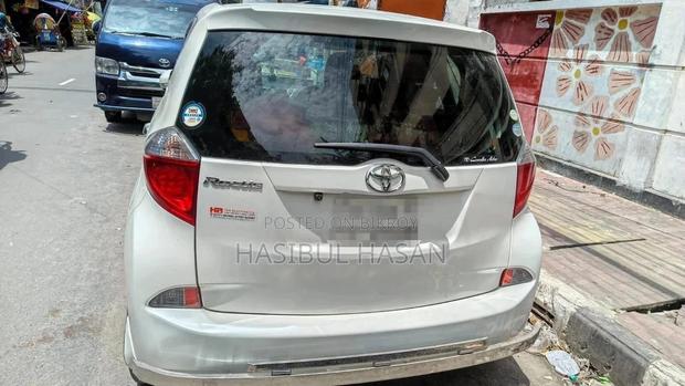 Toyota Ractis 1.5 FWD 2011 Pearl