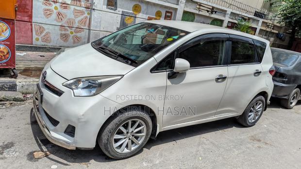 Toyota Ractis 1.5 FWD 2011 Pearl