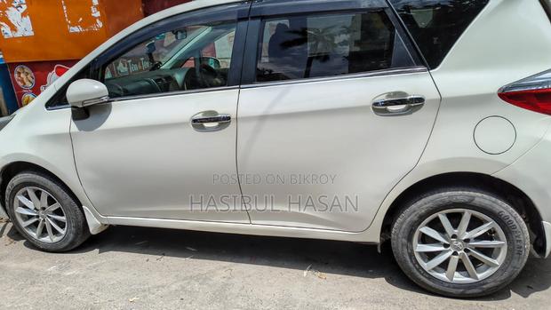Toyota Ractis 1.5 FWD 2011 Pearl