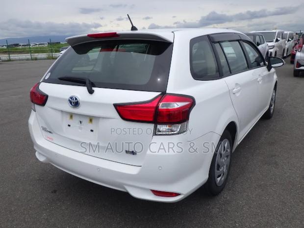 Toyota Corolla Fielder 2021 White