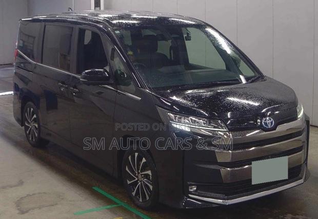 Toyota Noah 2022 Black