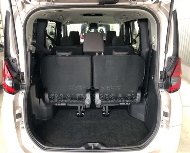 Toyota Noah 2022 Beige