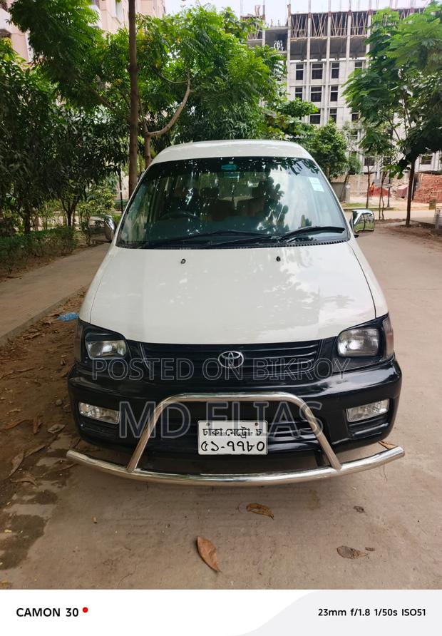 Toyota Noah 2.0 AWD (8 Seater) 2003 White