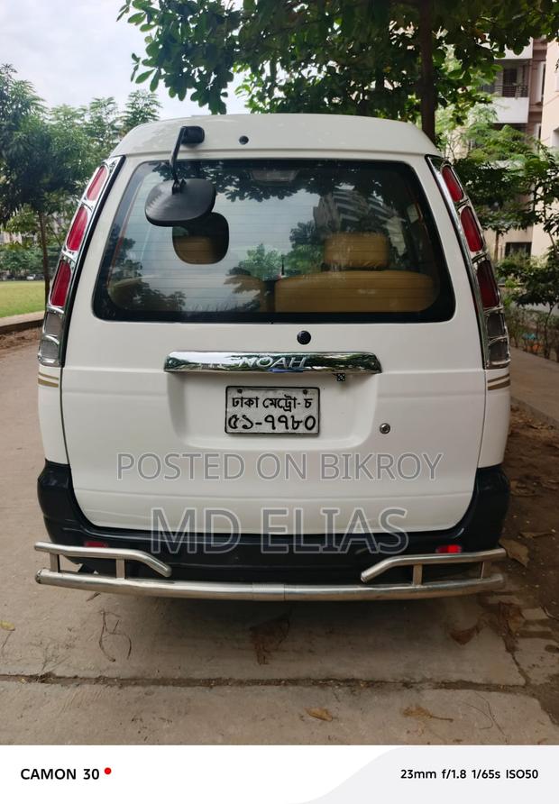 Toyota Noah 2.0 AWD (8 Seater) 2003 White