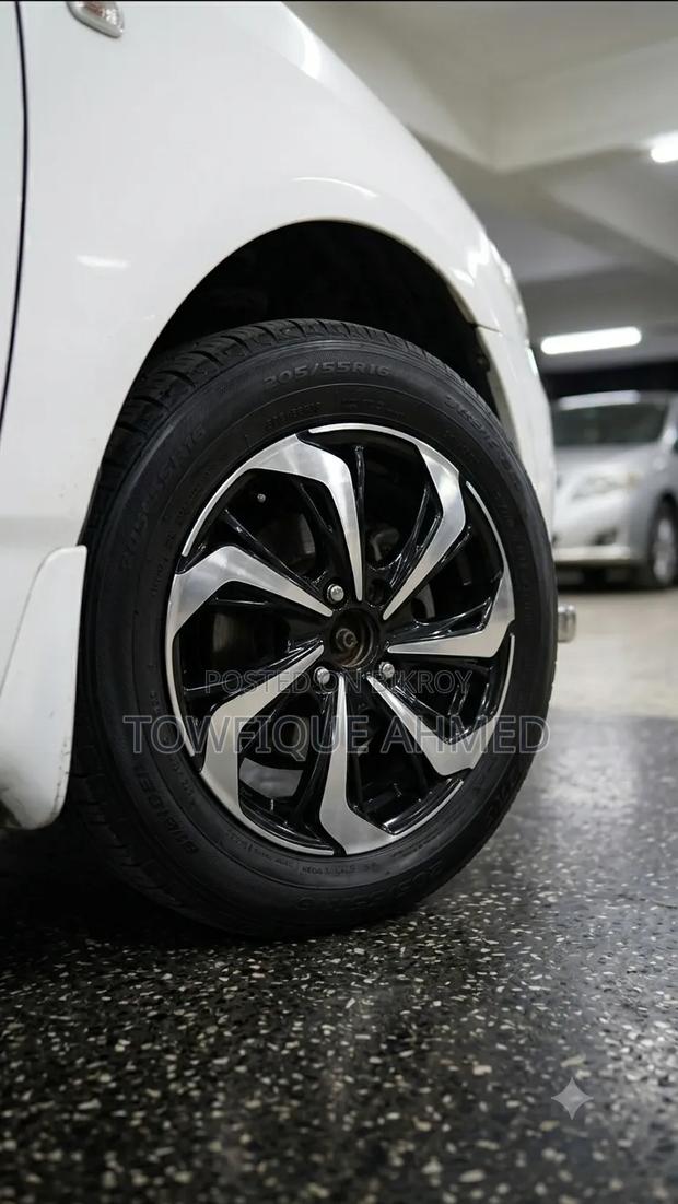 Toyota Corolla Sedan Automatic 2004 White