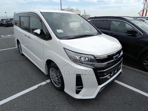 Toyota Noah 2021 Pearl
