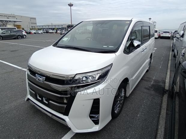 Toyota Noah 2021 Pearl