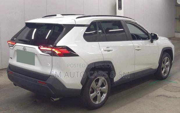 Toyota RAV4 2021 Pearl