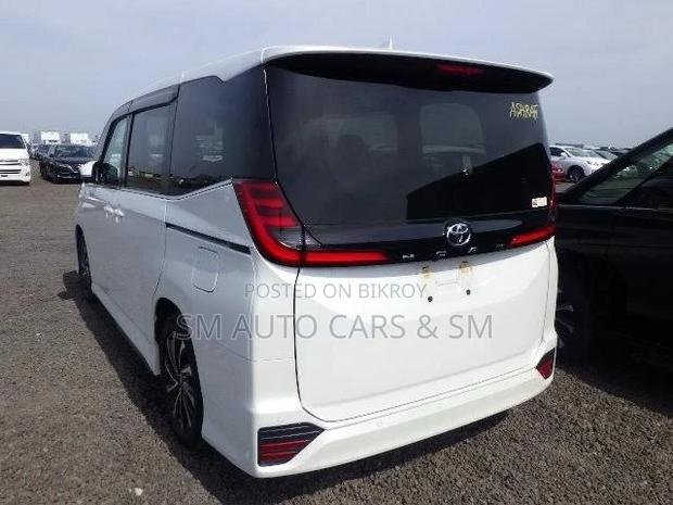 Toyota Noah 2022 Pearl