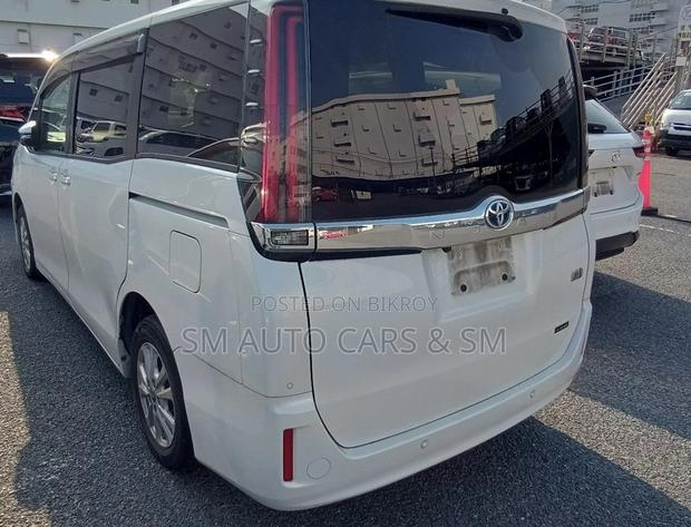 Toyota Noah 2021 Pearl