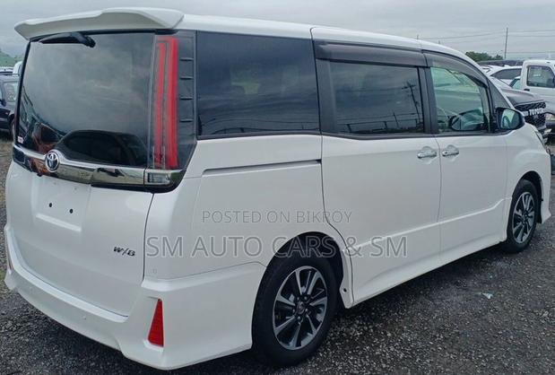 Toyota Noah 2.0 FWD (7 Seater) 2021 Pearl
