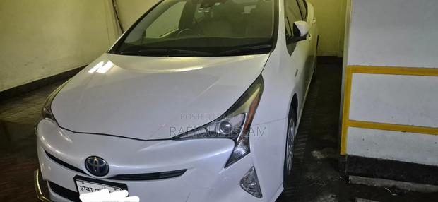 Toyota Prius 2018 Pearl