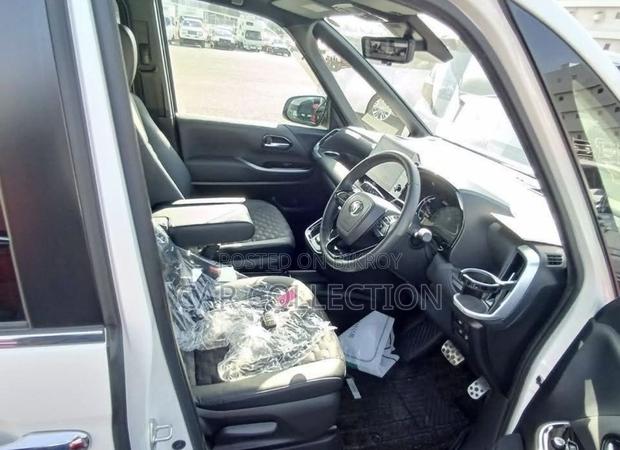 Toyota Voxy Hybrid S-Z 2WD 7-Seater 2023 Pearl