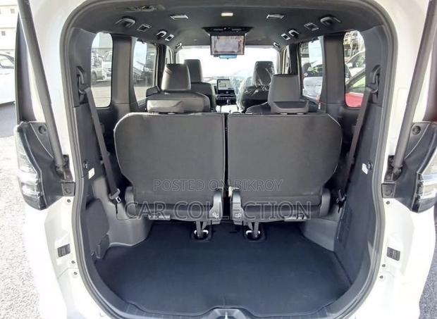 Toyota Voxy Hybrid S-Z 2WD 7-Seater 2023 Pearl