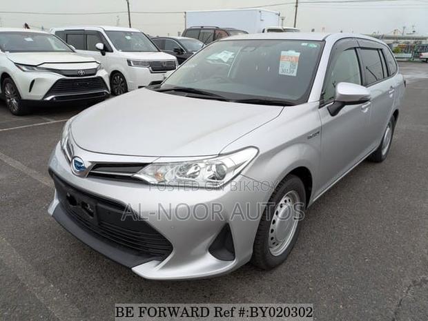 Toyota Corolla Fielder 1.5 Hybrid FWD 2021 Silver