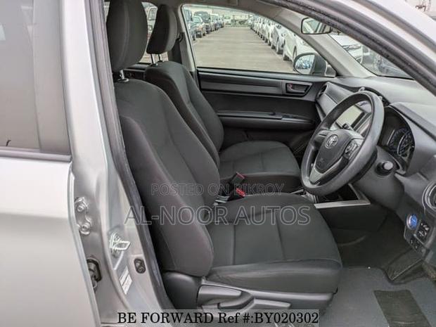 Toyota Corolla Fielder 1.5 Hybrid FWD 2021 Silver