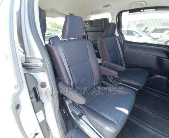 Toyota Noah 1.8 FWD Hybrid (7 Seater) 2021 Silver