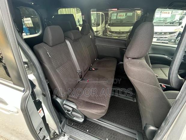 Toyota Noah 2021 Silver