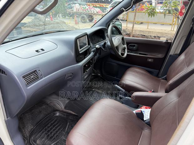 Toyota Noah 2003 Pearl